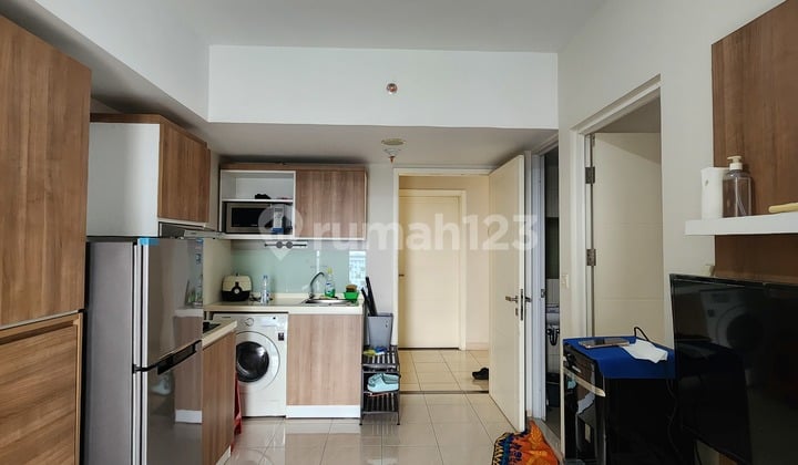 Jual Cepat Tipe 3 Kamar Tidur Furnished Lengkap Bagus di Menara Basella Apartemen The Springlake Dekat Summarecon Mal Bekasi dan Universitas Bina Nusantara