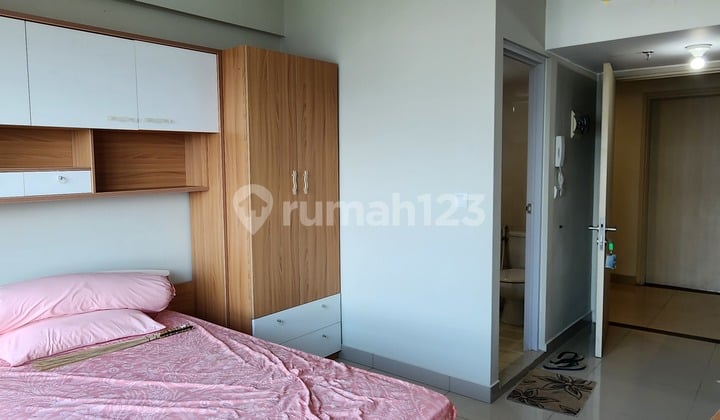 Jual Cepat Tipe Studio Shmsrs Kondisi Furnished Bagus View Kolam Renang dan Summarecon Mal Bekasi