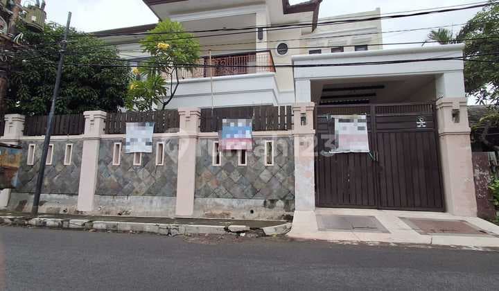 For Sale 2-Story House in Manyar Rejo