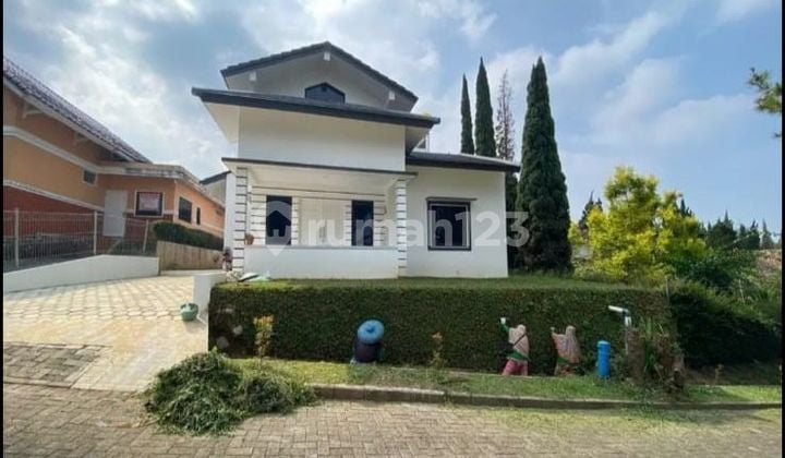 Villa Lotus Bangunan Baru 3 Lantai Bagus di Cipanas