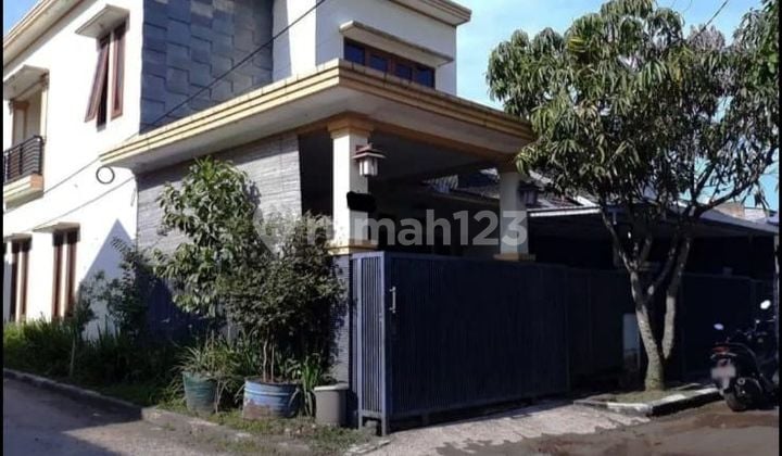 Rumah Hook 2 Lantai Bagus di Pusat Kota Cianjur
