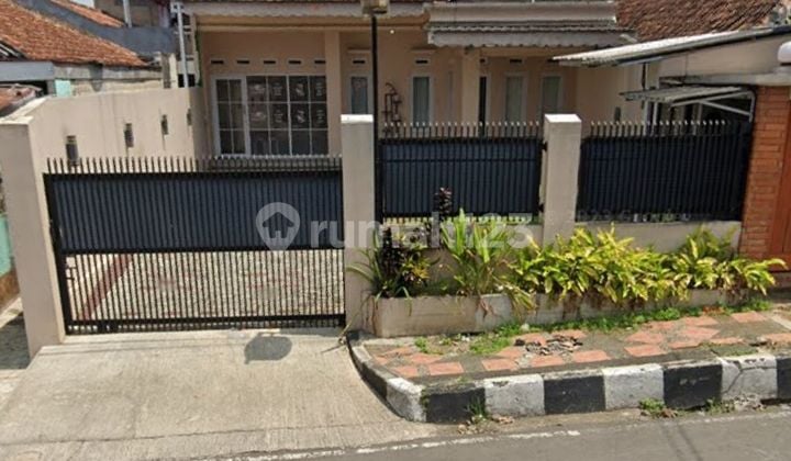Rumah Bagus Pinggir Jalan Utama Sangat Strategis