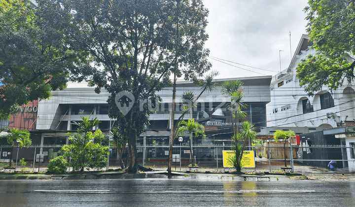 Dijual Ex Supermarket di Jl. Kapten Patimura, Darat, Medan Baru