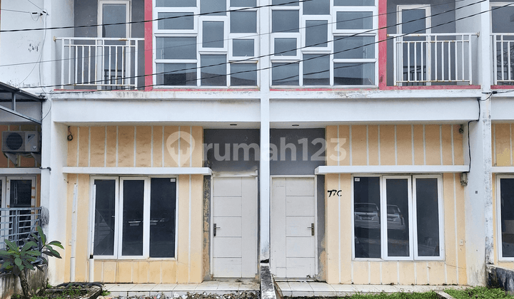 Dijual Rumah di Komplek Victoria Townhouse, Medan Johor