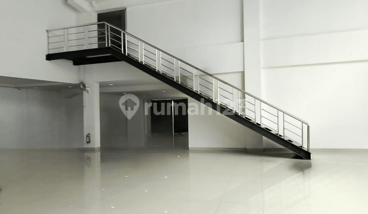 Ruko Bagus, Besar Luas di Jalur MRT Jakarta Selatan. Jarang Ada.