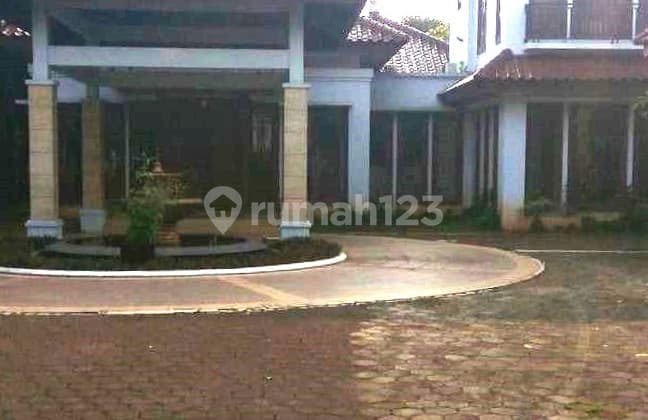 Rumah Besar Lebar 15 Meter Cocok untuk Komersial di Cilandak