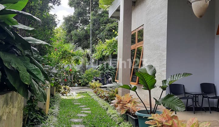 Rumah Apik Dalam Cluster Jalur Busway, dekat Kemang & Pejaten. Kamar Besar, lingkungan nyaman