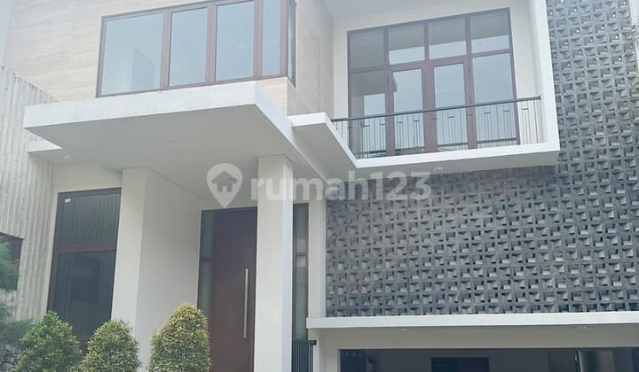 Rumah Dalam Cluster Tenang di Kemang
