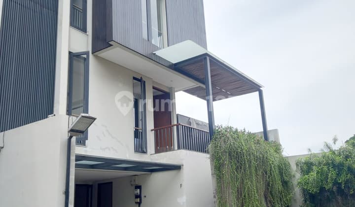 Rumah Modern Mewah Minimalis, Dalam Cluster, Cilandak