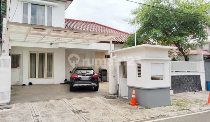 Rumah Bagus di Area Elit, Senopati