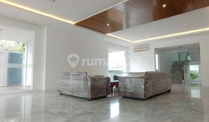 Rumah di Lingkungan Hijau, Dalam Cluster, Siap Huni di Cipete