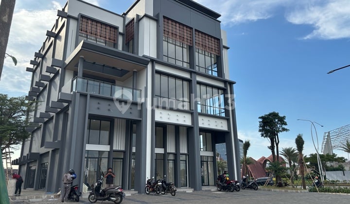 Kantor Pasadena Studio Loft Hadap Jalan Boulevard Gading Serpong