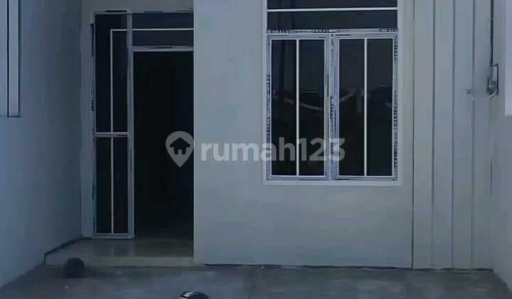 Rumah Baru Dijual Bonus Pagar, Canopi dan AC Jl Raya Lebar di Bpd 3 Tlogomulyo Kec Pedurungan Semarang Timur