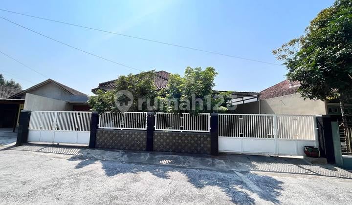 Dijual Cepat Rumah Luas di Pokoh Strategis Budi Mulia Dua Tajem