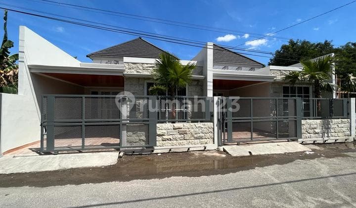 New House on Kaliurang Street, Campus Area of UII & PPG Arts.