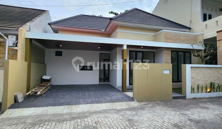 Modern Minimalist Cluster House on Purwomartani Street Type 80