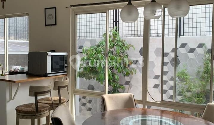 Rumah di Residence One Sapphire BSD , BSD SHM - Sertifikat Hak Milik 3 Lantai Furnished