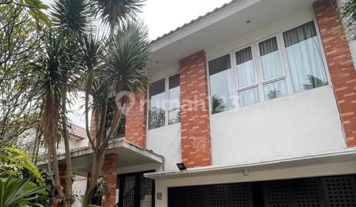 Luxurious House in Pejaten with a Large Swimming Pool and Strategically Located Near Toll Gate and International School