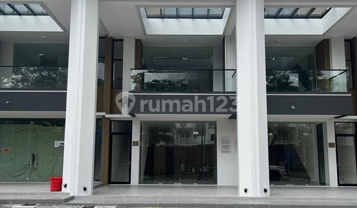 Disewakan Ruko Alfresco Menteng Studio Loft Baru 3 Lantai Sky Balcony Free Parkir