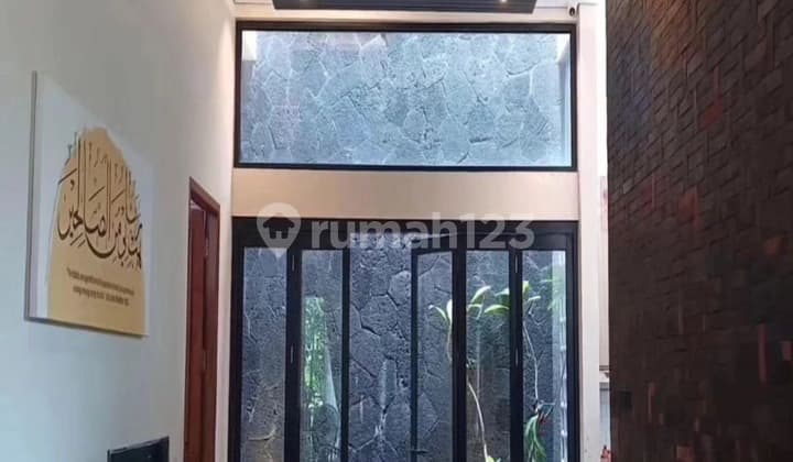 Rumah Jakarta Selatan Semi Furnished Bagus SHM - Sertifikat Hak Milik di Kompleks Kavling DKI Jagaraksa Jaksel , Jagakarsa