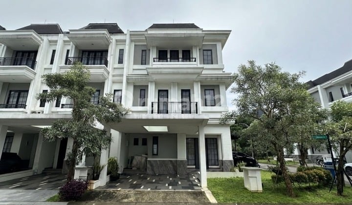 Private Elevator 3-Story House in Winona Cluster, Alam Sutera, Super Awesome
