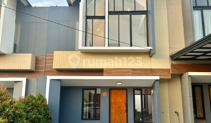 Contemporary Modern House Priced Below Market Near Pamulang Toll Road.