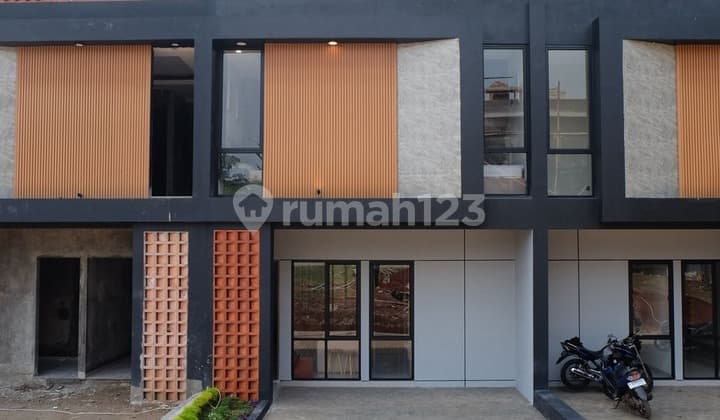 Rumah Modern di Cibubur Cuma 10 Menit ke Tol Cimanggis Depok