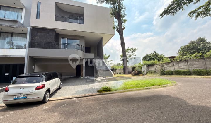 Brand New House di Alam Sutera 3 Lantai, Bangunan Mandiri, Include Lift