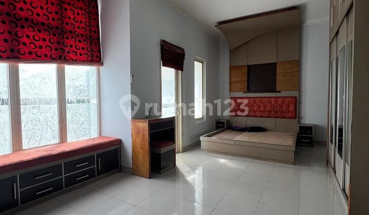 Cluster Chrysocolla Phg Gading Serpong 8X18, SHM, Semi Furnished
