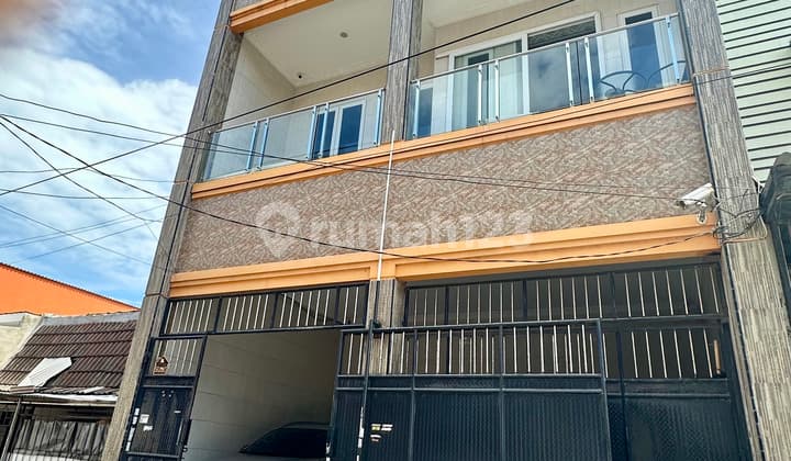 Rumah Gandeng Depan Belakang, SHM, Furnished, Full Renov