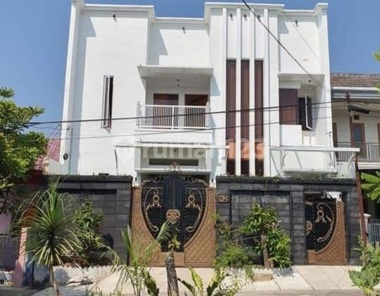 Rumah Cantik 3 Lantai di Soreang