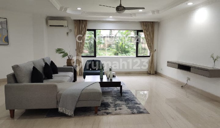 Apartment 3 Bedrooms Furnished Near Citos South Jakarta