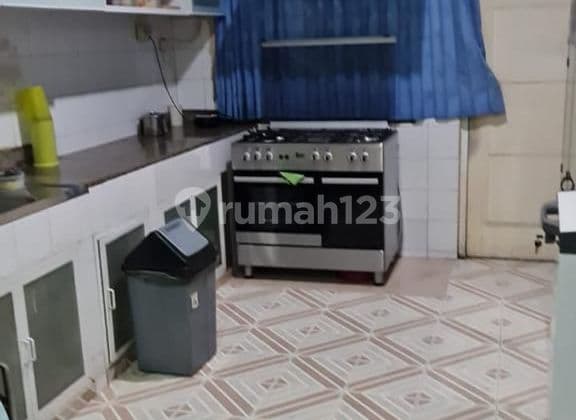 Nice 2-Story House in Sunter Bisma