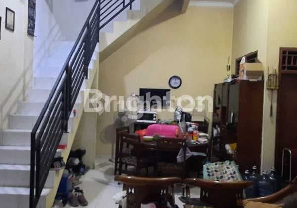 Rumah Luas 250m, Cocok Untuk Keluarga Besar Di Kayu Putih!