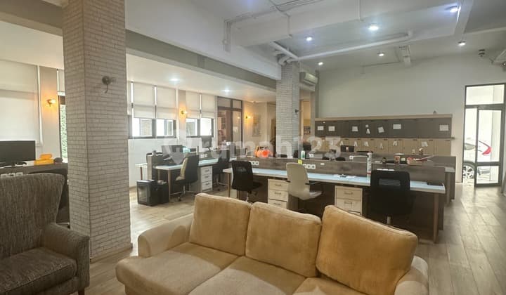 Office House with Spacious Parking in the Elite Area of Permata Hijau, South Jakarta
