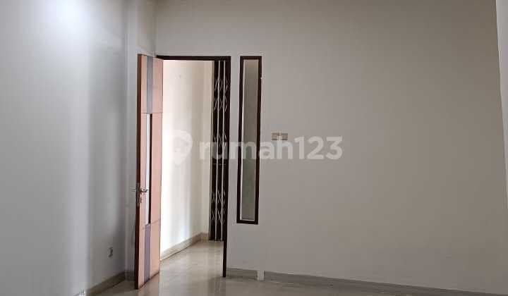 FOR SALE CHEAP SHOPHOUSE PURI BRITANIA PURI INDAH, WEST JAKARTA