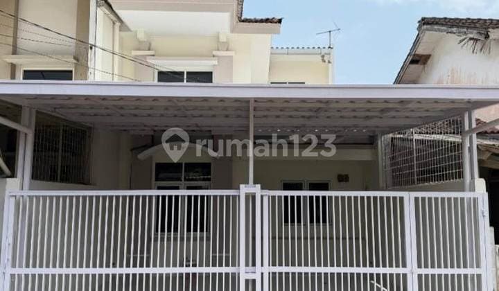 Neatly Renovated House in Sector 7C Gading Serpong, Complete Surrounding Facilities