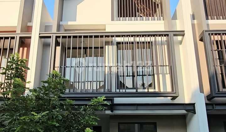 Rumah Baru Lebar 6 Nyaman di Leonora Summarecon Serpong Lokasi Bagus