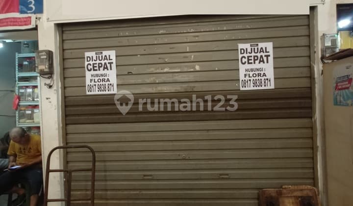 Kios Ramai Dikelilingi Cluster di Pasar Paramount Gading Serpong