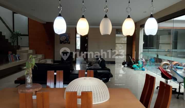 Sewa Rumah Lux di Mainroad Singgasana Pradana Bandung