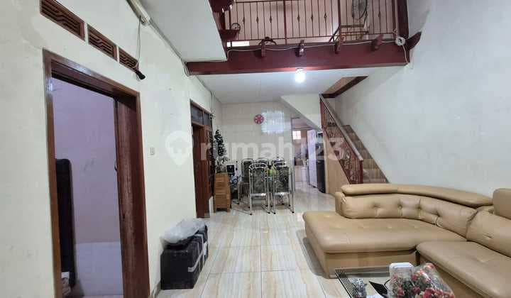 Di Jual Rumah di Sayap Sudirman Semi Furnished