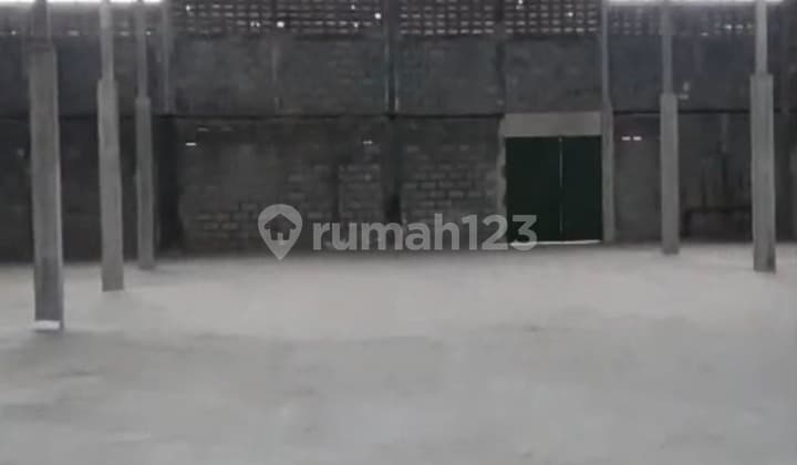 1-Story Warehouse in Dayeuhkolot with 40-Foot Container Access