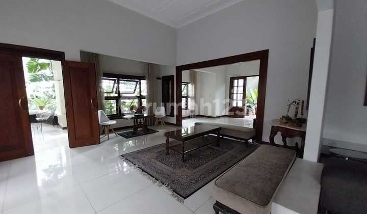 Rumah Asri Siap Huni Lokasi Prime di Menteng