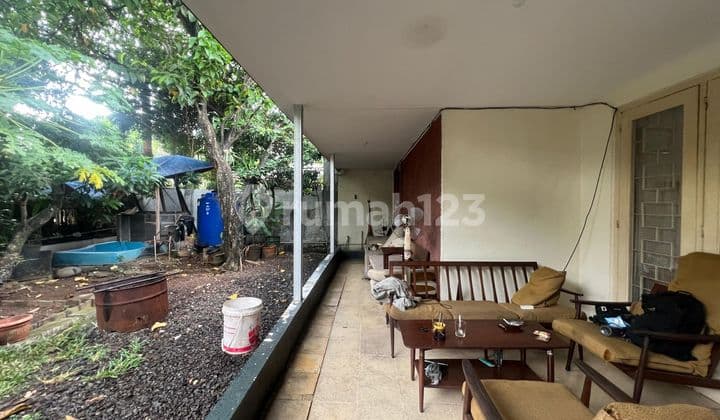 Rumah Murah di Menteng,Lokasi Bagus 2 Lantai