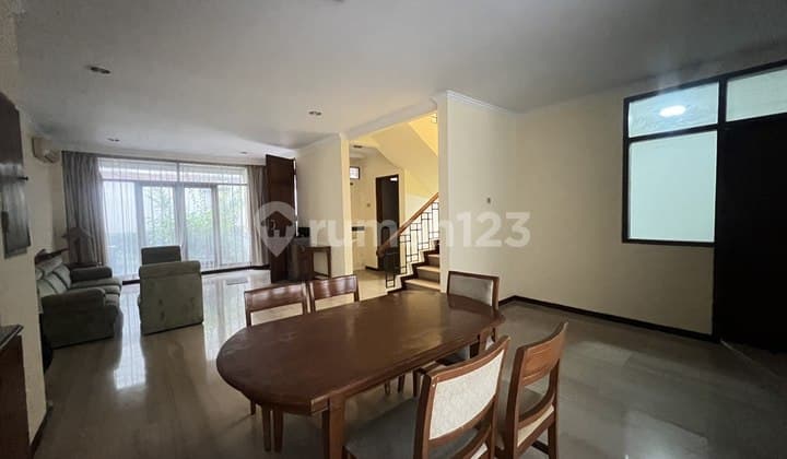 Disewakan Rumah Fully Furnished di Menteng Jakarta Pusat