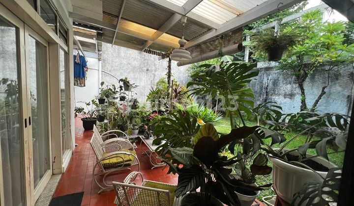 Rumah Lokasi Tenang,strategis Di Menteng