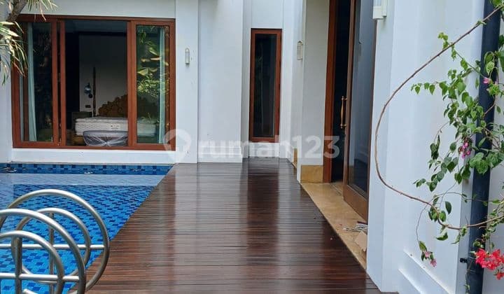 Rumah Cantik 2 Lantai Full Furnished Di Menteng, Jakarta Pusat