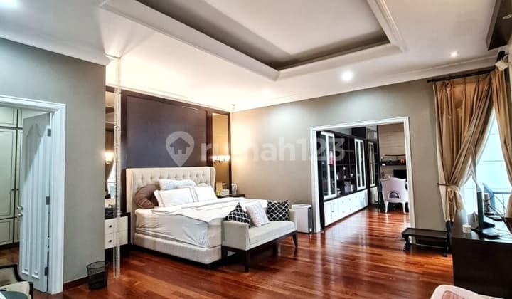 Dijual Rumah di Jl Klungkung, Mega Kuningan (One Gated System)