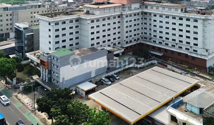 Gedung Bekas Hotel Strategis di Mampang Prapatan, Jaksel