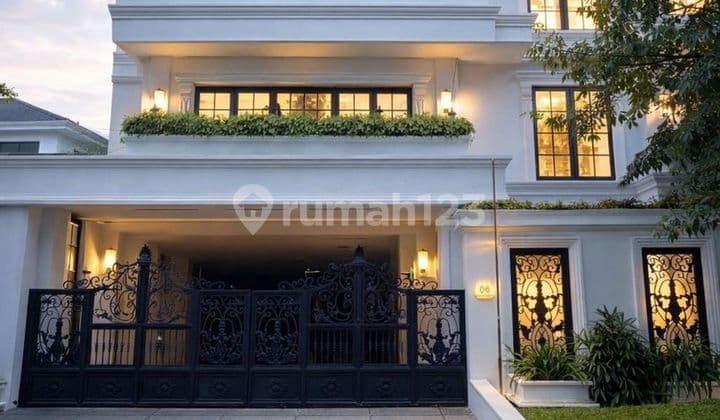 Rumah Mewah Furnished American Classic di Darmawangsa, Jaksel